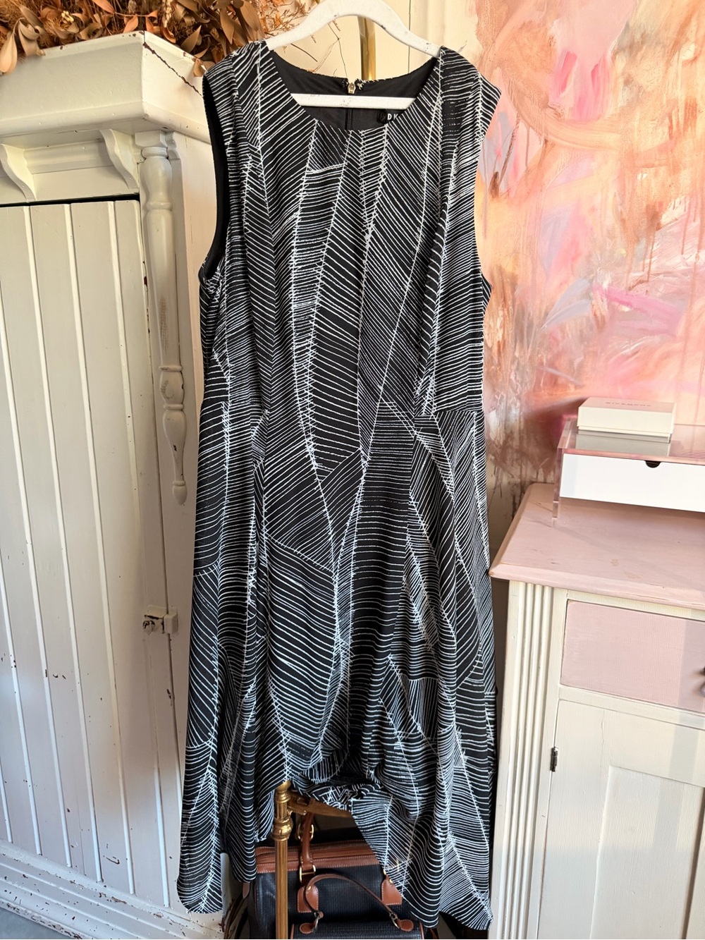 Dkny Black Dress with White Linear Geo Print